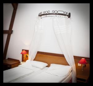 Hotels The Originals Boutique, Hotel La Ferme du Pape, Eguisheim : photos des chambres