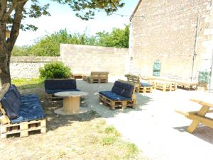 Hotels Coliwork Le Saint Romain : photos des chambres