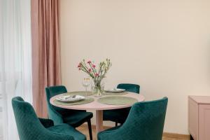 Wyjątkowy Apartament z Parkingiem Blisko Morza by Noclegi Renters