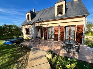 Sejours chez l'habitant A 5 minutes a pieds du chateau, 2 belles et spacieuses chambres, SDB, WC et un garage prive a 25 minutes circuit 24h : photos des chambres