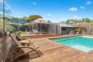 The Deck on Donalda - Sorrento poolside oasis