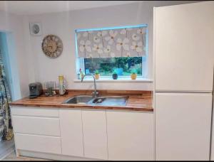 Serenity in Somerset Self Catering House Rental Near Chard , Accomodation for Contract Workers only