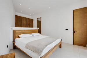 New 3 BR Jungle Villa in gated community
