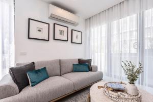 VAQUAY Valentino In Southbank