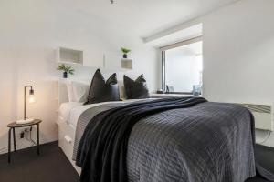 VAQUAY Verge In Brunswick East