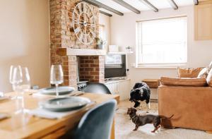 NEW Thirsk Stays - Herriots Hideaway