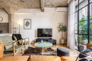 VAQUAY Warehouse 33 In Melbourne CBD