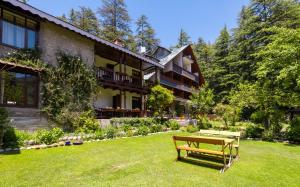 Bedzzz Xclusiv Baikunth, Manali By Leisure Hotels - 650 meters from Hidimba Devi Temple