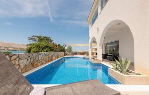 6 Bedroom Gorgeous Home In Pag