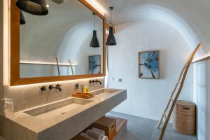 Villa Lava - Tranquil 4BR Villa in Pererenan, Amazing Pool