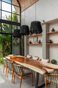 Villa Lava - Tranquil 4BR Villa in Pererenan, Amazing Pool