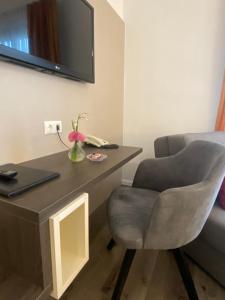 Simon - Hotel & Café