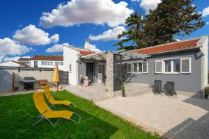 Casa Astra by Briskva