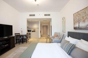 Romantic Studio in Yas Canal View