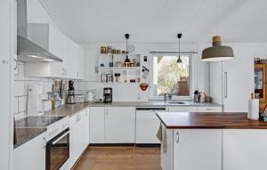 Stunning Home In Ebeltoft With Kitchen