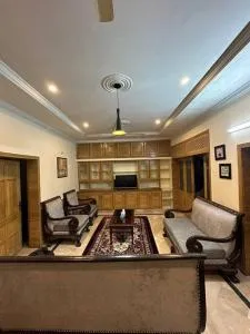 3Bdr Spacious Hill View Central E 11 TV Netflix - Sihāla