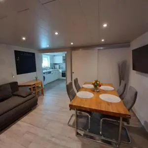 Ferienwohnung am Fussweg zur Therme - Straufhain