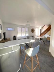 Appartements La Capitainerie Beau duplex face port de plaisance : photos des chambres