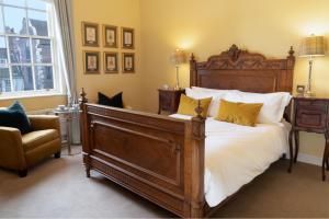 Deluxe Double - Fairfax room in Grays Court Hotel