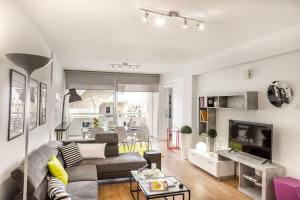 Luxurious Bright & Stylish 2BR with Office in Nicosia