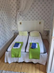 Twin Room with Shared Bathroom room in Hotell Floras Trädgård