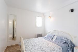 Appartements Cote Oliviers 4P - Appt 4p climatise avec piscine : photos des chambres
