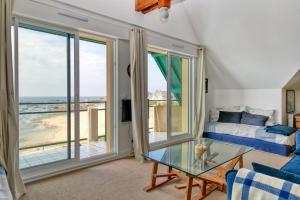 Appartement spacieux face mer