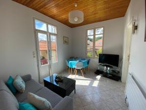 MAISON FLEURIE quartier calme