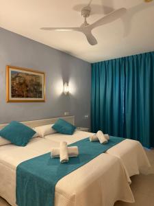 Double or Twin Room with Partial Sea View room in Hostal Ferrer