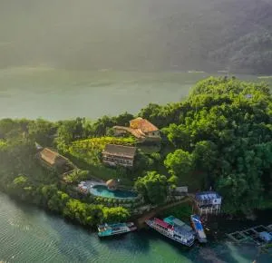 Mai Chau Hideaway Lake Resort - Làng Ngu