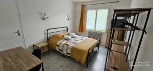 Pavillon avec jardin clos au bord de l'Yonne - Crain