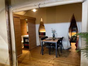 Campings La Clairiere - ecolieu de vacances : photos des chambres