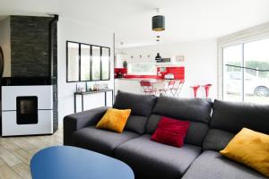Maisons de vacances Jolie maison en bois a 2 kms de la plage de Brem Sur Mer - 6 personnes : photos des chambres