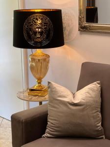 Elda Yellow Palace, Pazari i Ri Apartments