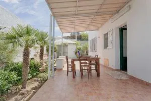 Dreamy Apartment with Veranda, Pool and Parking - Locogrande