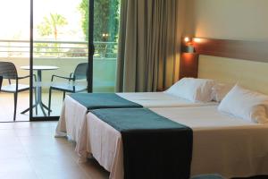Twin Room (2 Adults + 1 Child) room in Hotel Deloix 4* Sup
