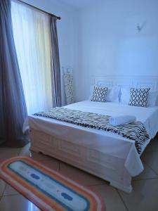 Nyalis Kijani house with BALCONY AND HOT SHOWER