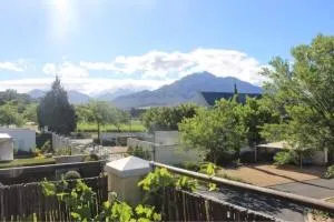 Cozy cottage-style apartment - Onder-Papegaaiberg