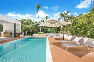 Private Two-Storey Casa de Campo villa with pool, jacuzzi and golf cart