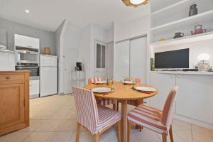 Maisons de vacances La Maison de Roselyne 5 Pers 250M du centre ville : photos des chambres