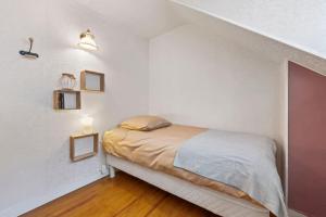 Maisons de vacances La Maison de Roselyne 5 Pers 250M du centre ville : photos des chambres