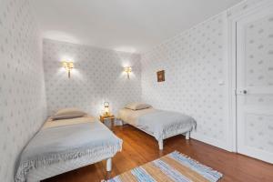 Maisons de vacances La Maison de Roselyne 5 Pers 250M du centre ville : Maison 3 Chambres