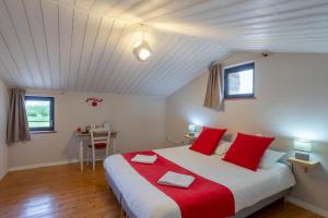 Maisons de vacances Gite avec jacuzzi charme et confort : photos des chambres
