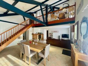 Maisons de vacances Maison a la campagne avec PISCINE et JACUZZI : photos des chambres