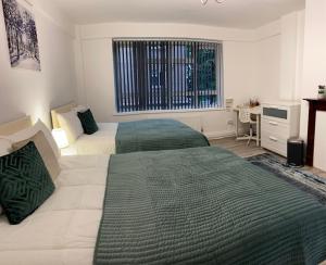 PRIVATE ROOM IN SIDMOUTH STREET, KINGS CROSS