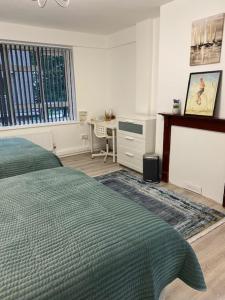 PRIVATE ROOM IN SIDMOUTH STREET, KINGS CROSS