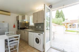 Appartements Le Beaucaire 4P - Appt 4p climatise avec piscine : photos des chambres