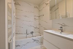 Castelli J0002 P J02