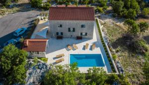 Villa Sion peaceful villa with private pool and stunning mountain view