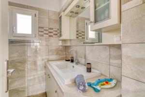 Yero Grivas relaxing house-amazing sea view